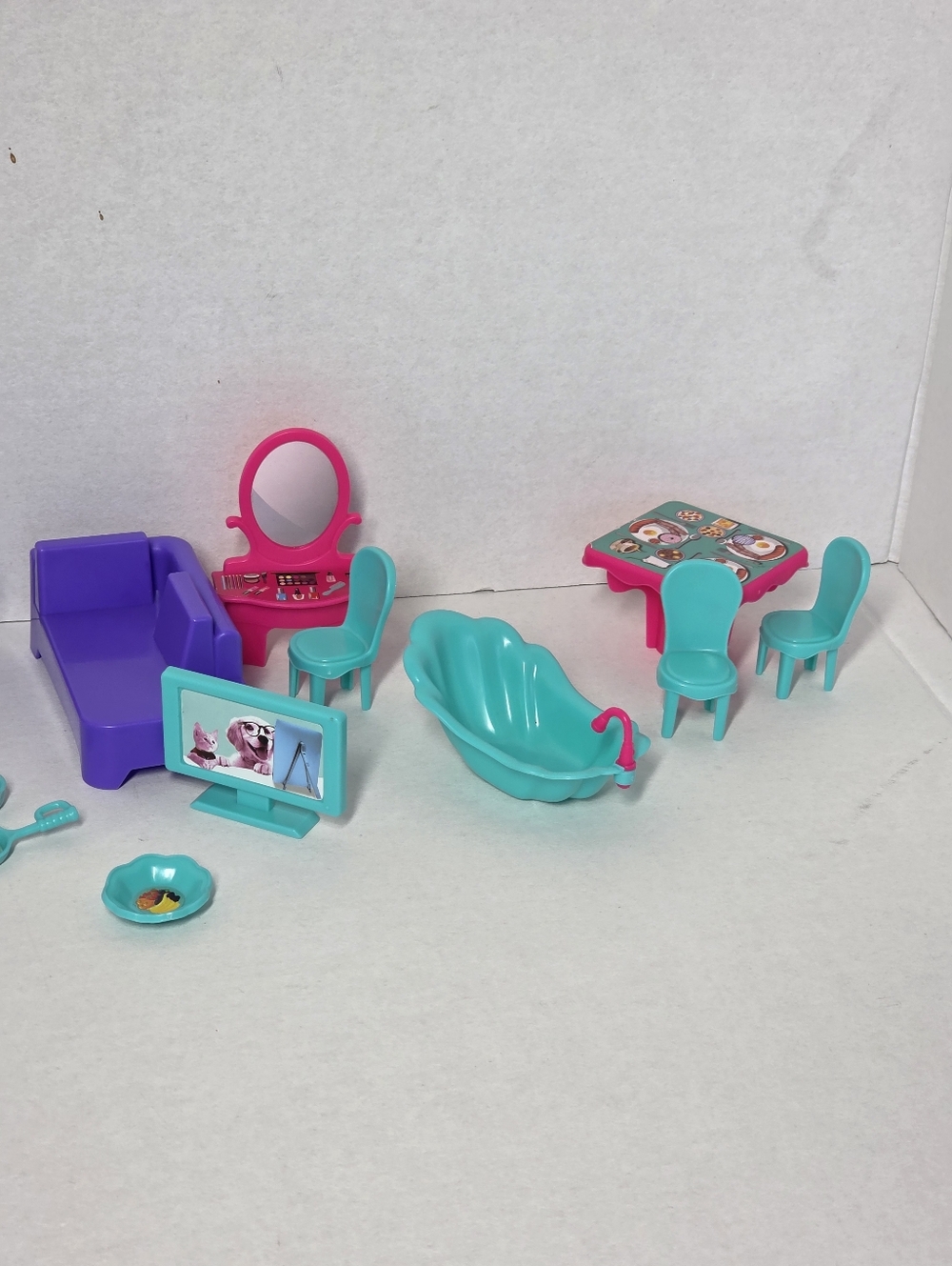 Doll House Furniture Lot Of 15 Pc Kids Connection ?? Plastic - Picture 6 of 6